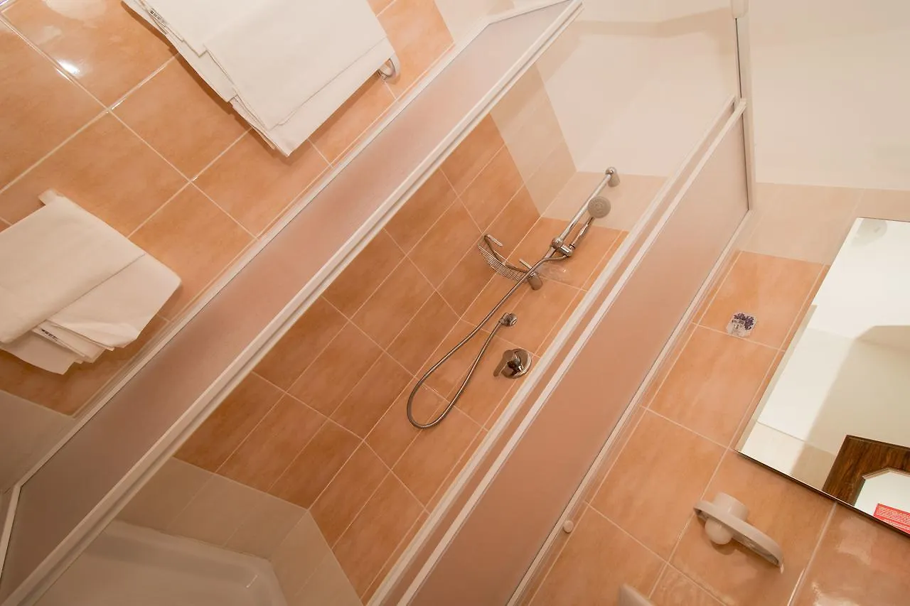 Hotel Cristallo Riolo Terme 3*,  Italien